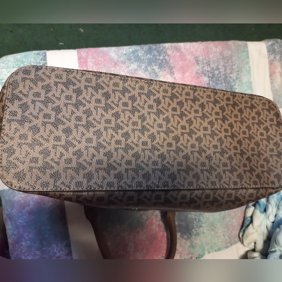 DKNY bag Brown monogram - Picture 5 of 5